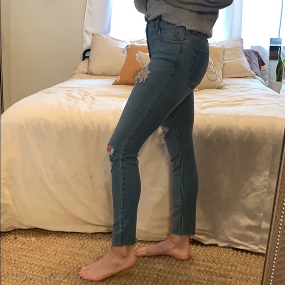 Free people light wash ripped skinny jeans - Picture 3 of 3